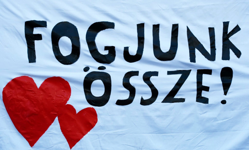 Fogjunk össze zászló