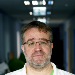 dr. Földesi Csaba portré